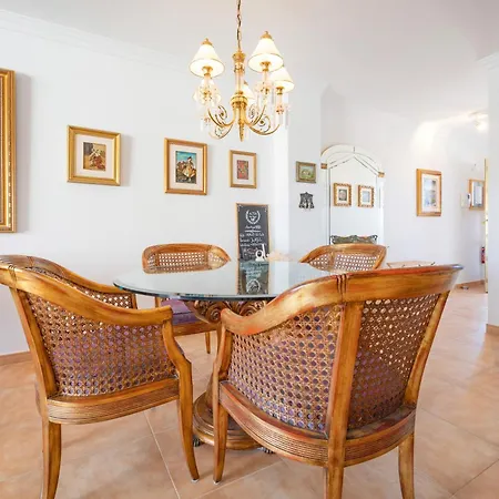 Seaview Apartment *