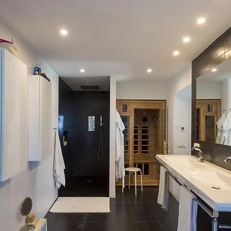 Villa Mimar L *