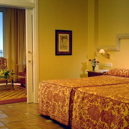 Hotel Marconfort Hills