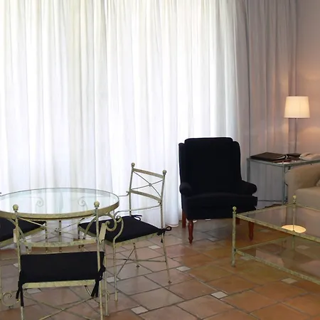 Hotel Marconfort Hills