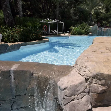 Hotel Marconfort Hills