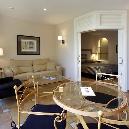 Hotel Marconfort Hills