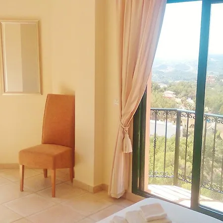 Apartment Luxury With Ac On A Hill With A Sea View *