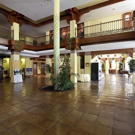 Hotel Marconfort Hills