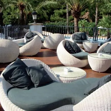 Hotel Marconfort Hills