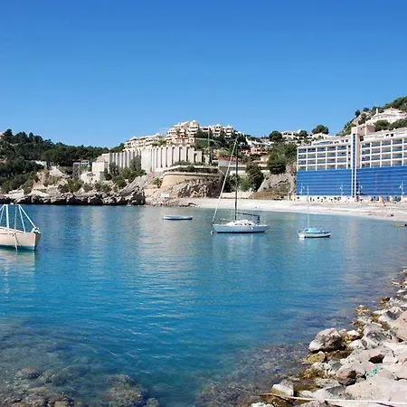 Pierre & Hotel