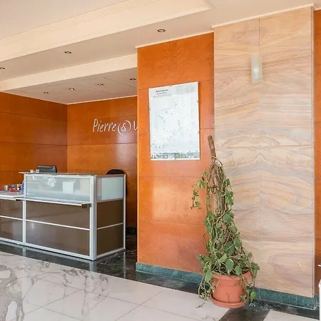 Pierre Port Apartment *