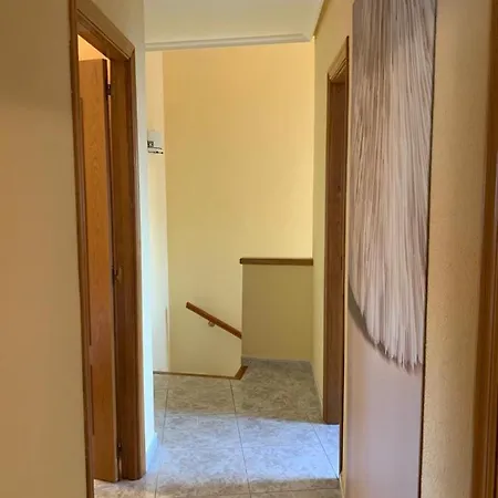 Agradable Adosado 3 Plantas Holiday home
