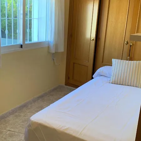 Agradable Adosado 3 Plantas Holiday home