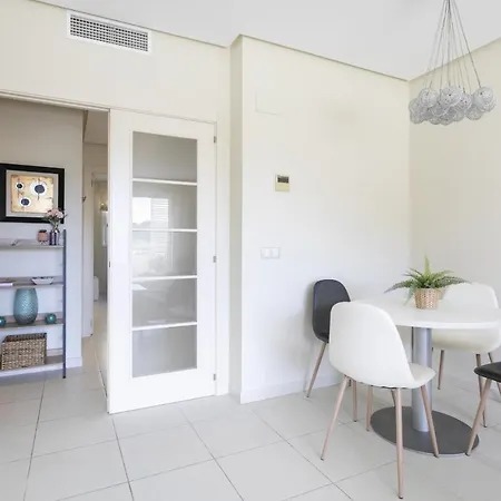 Apartment Vue A - Piscine - Pour 4 *