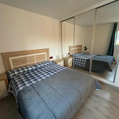 En Primera Linea De La Playa Apartment *