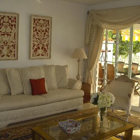 Campomanus Villa