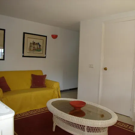 Villa Campomanus *