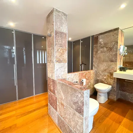 Luxury First Line Apartment