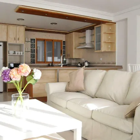 Avenida Apartment *