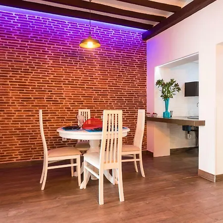 Casita Malou Apartment