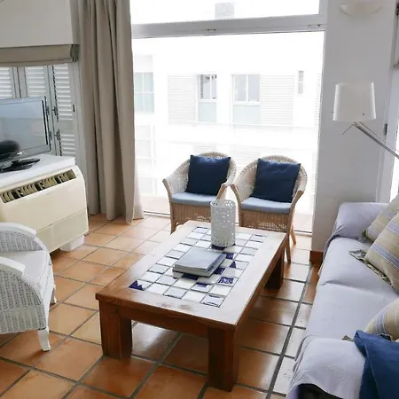 Atico-loft Frente Al Mar Con Piscina Y Parking *
