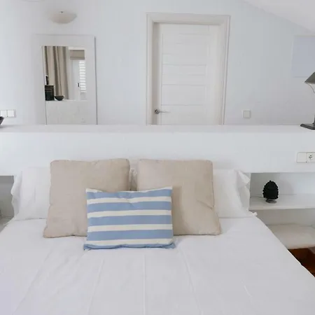 Apartment Atico-loft Frente Al Mar Con Piscina Y Parking